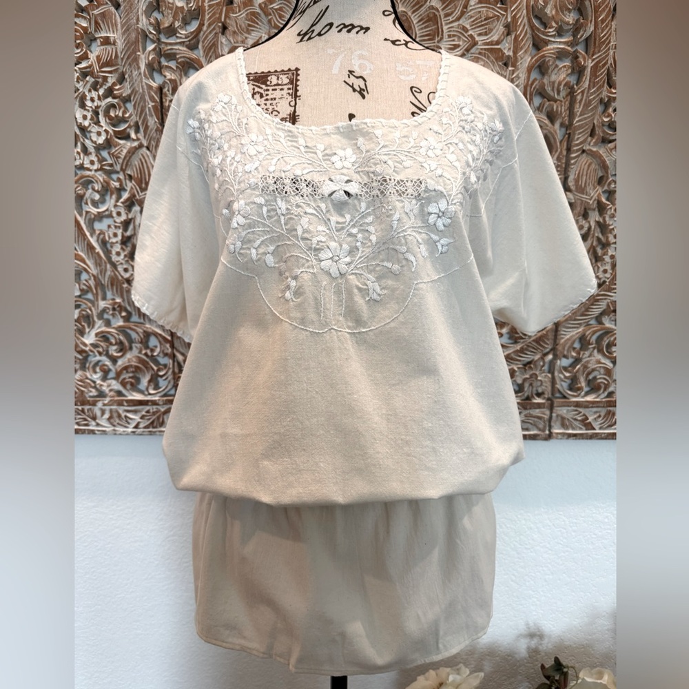 Memory Cream w/White Floral Embroidery 100% Cotton Cinched Waist Blouse- size L